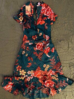 PRETTYLITTLETHING Emerald Floral Satin Ruffle Mini Dress | Lace-Up Back |Size 6